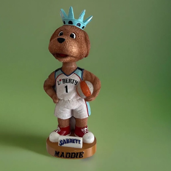 Meet your Posher, Kay - Picture 2 of 3